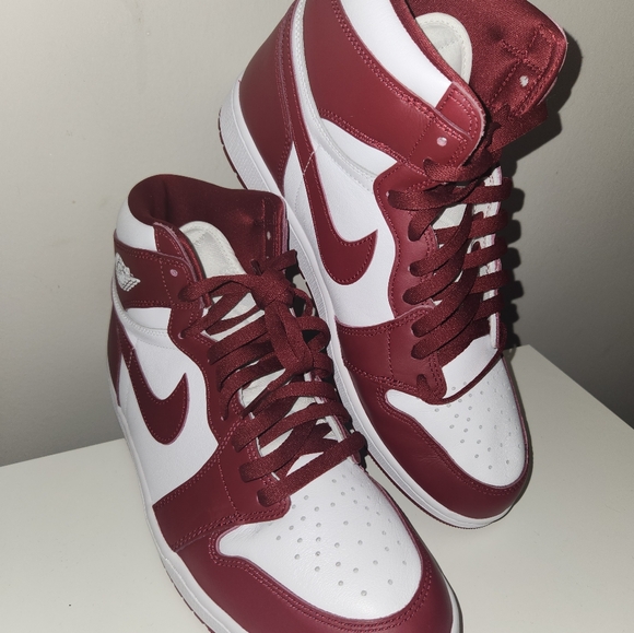 Air Jordan 1 Retro High OG Artisanal Red - Picture 2 of 5